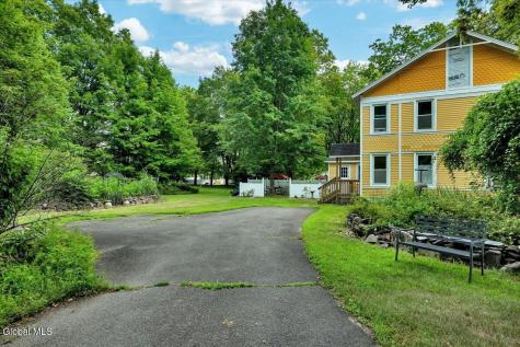 18 Gaffney Lane Kinderhook NY 12106