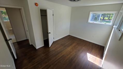 72 Cordell Road Schenectady NY 12304