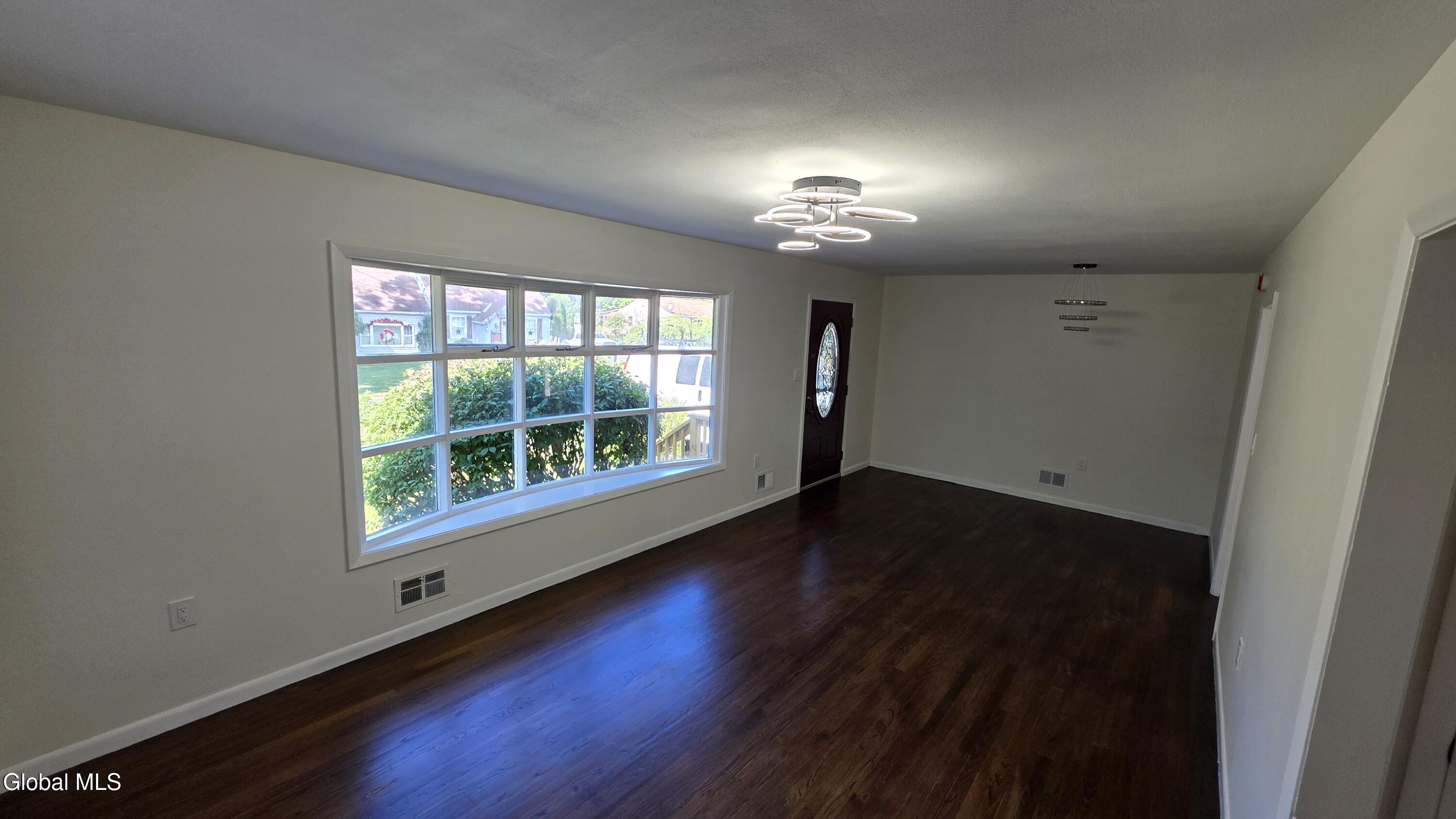 72 Cordell Road Schenectady NY 12304