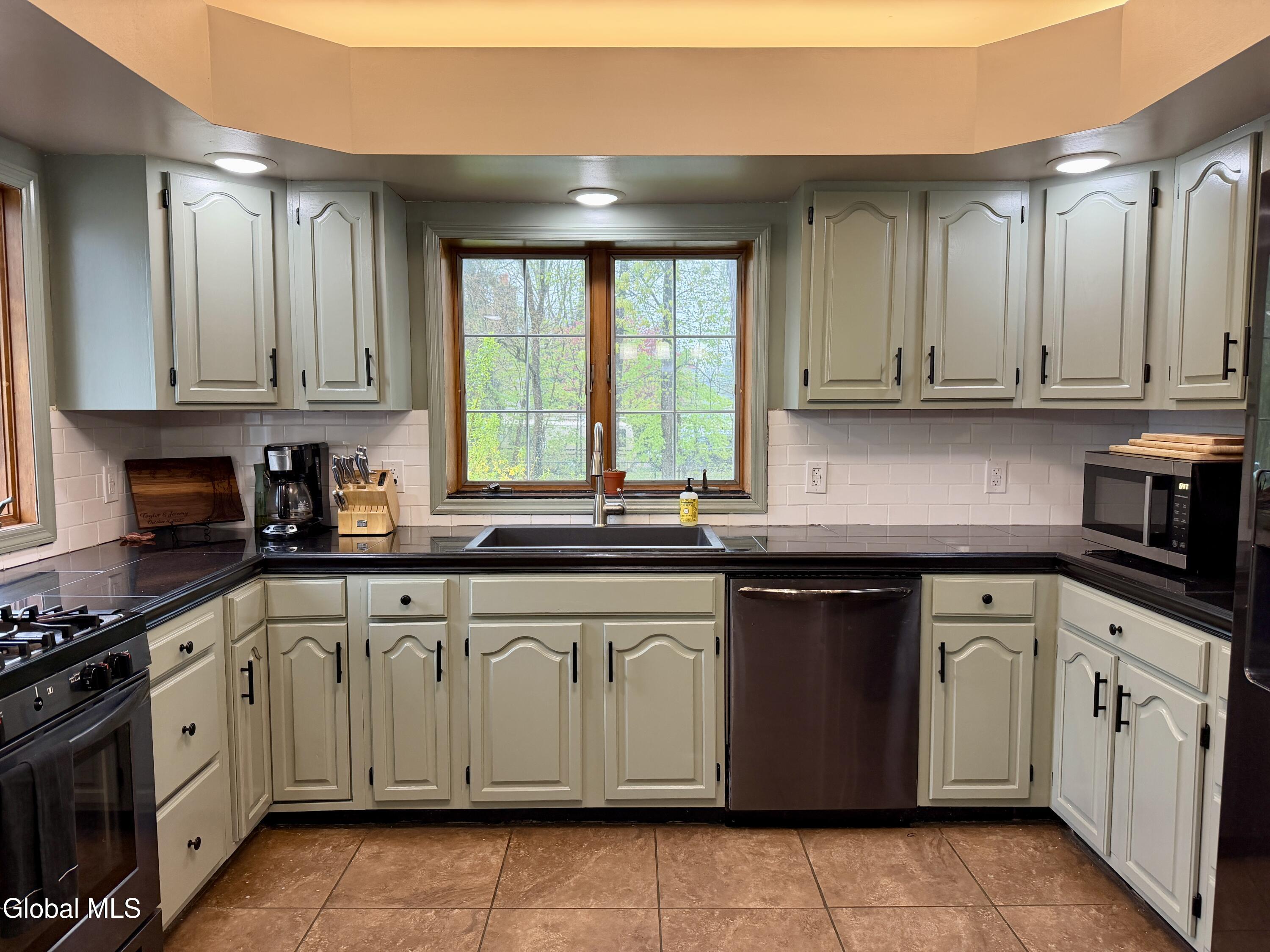 634 Glen Street Queensbury NY 12804
