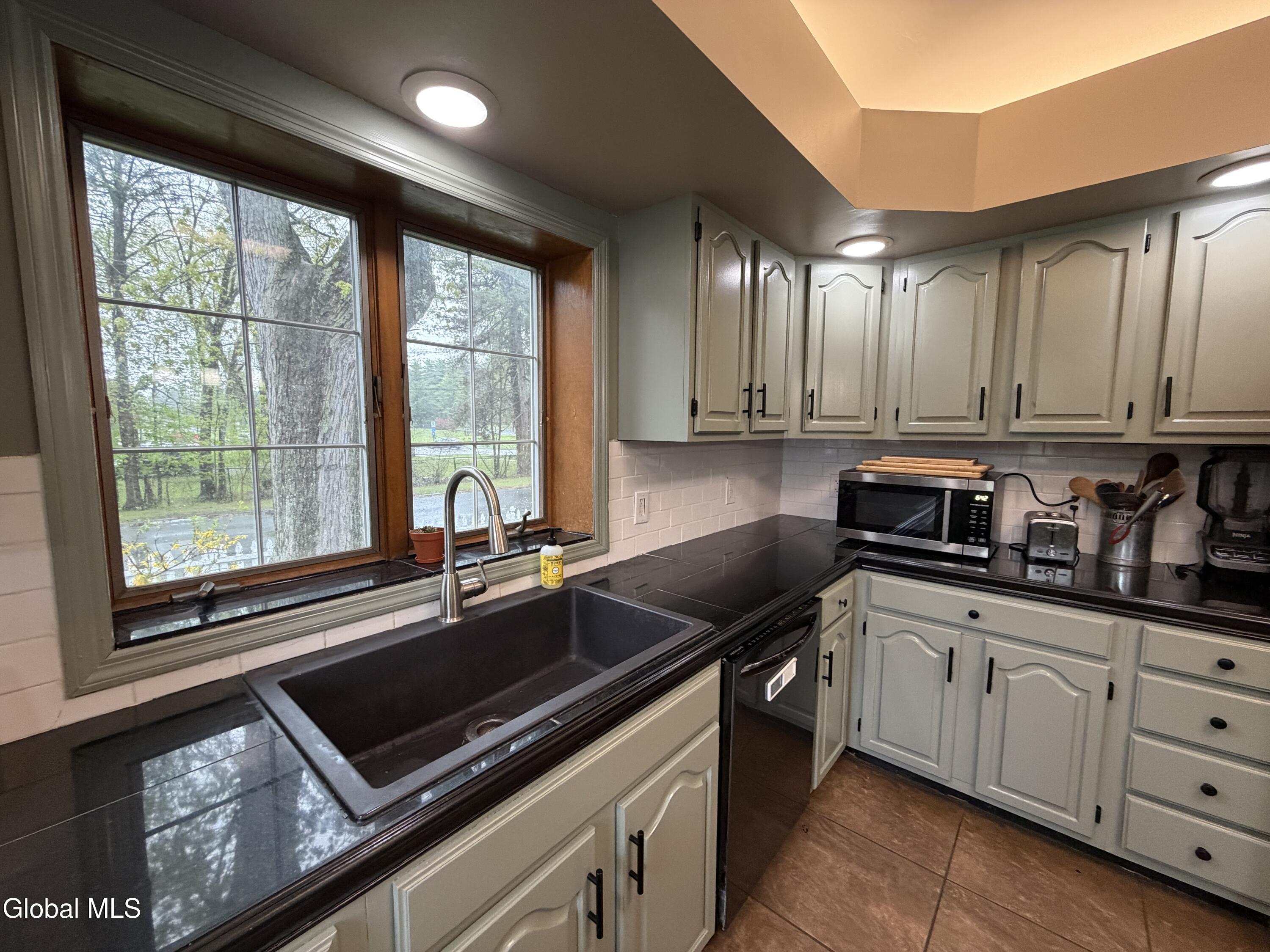 634 Glen Street Queensbury NY 12804