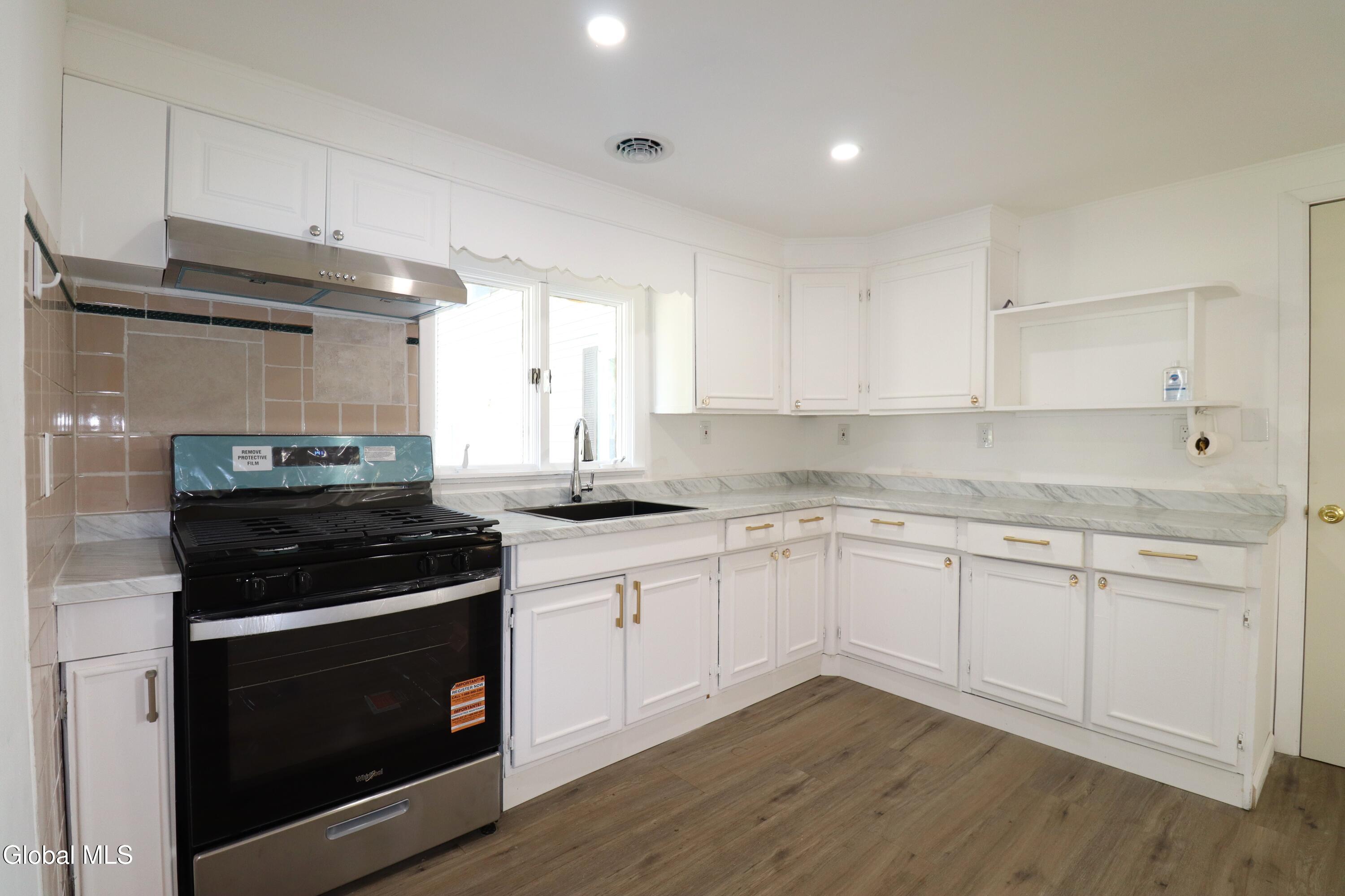 9 Rhode Island Avenue Rensselaer NY 12144