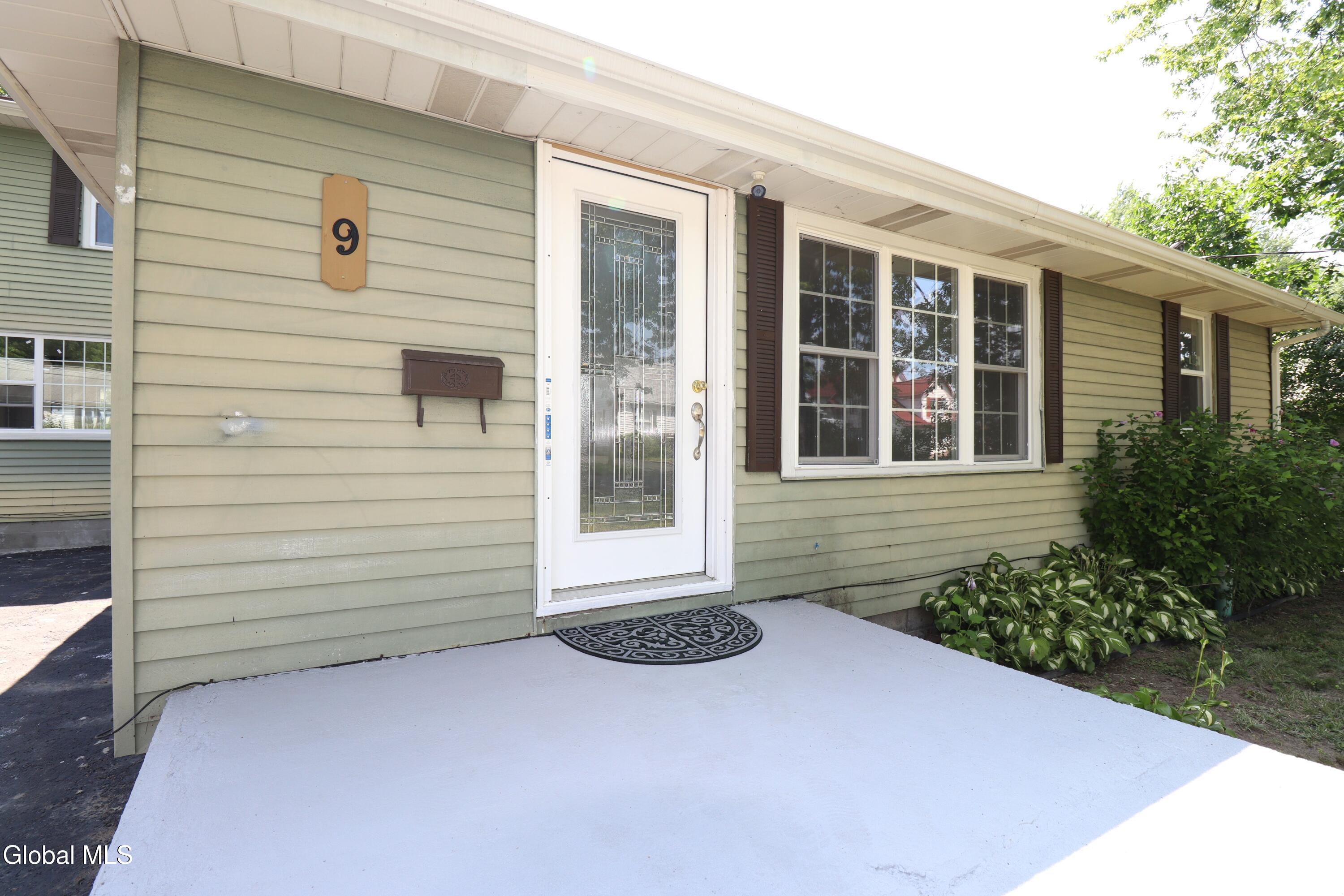 9 Rhode Island Avenue Rensselaer NY 12144