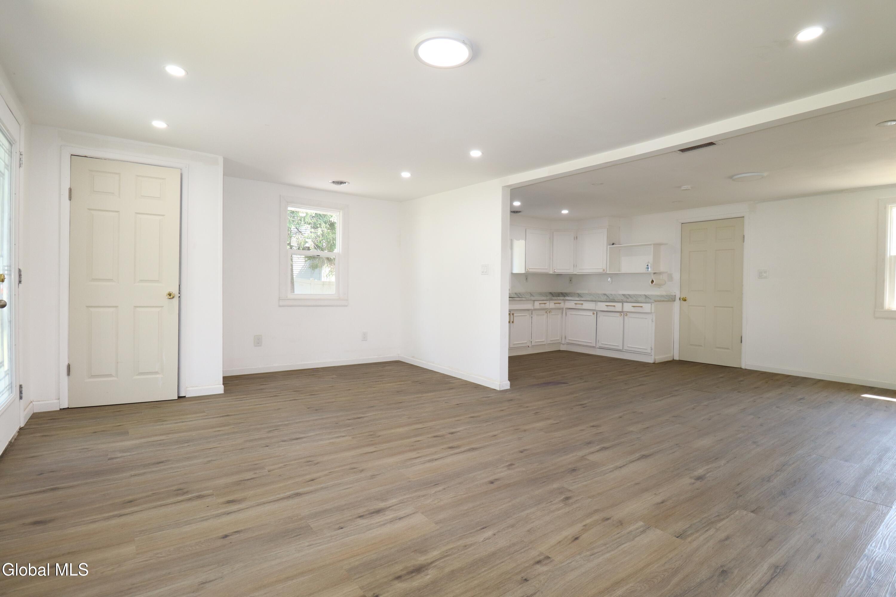 9 Rhode Island Avenue Rensselaer NY 12144