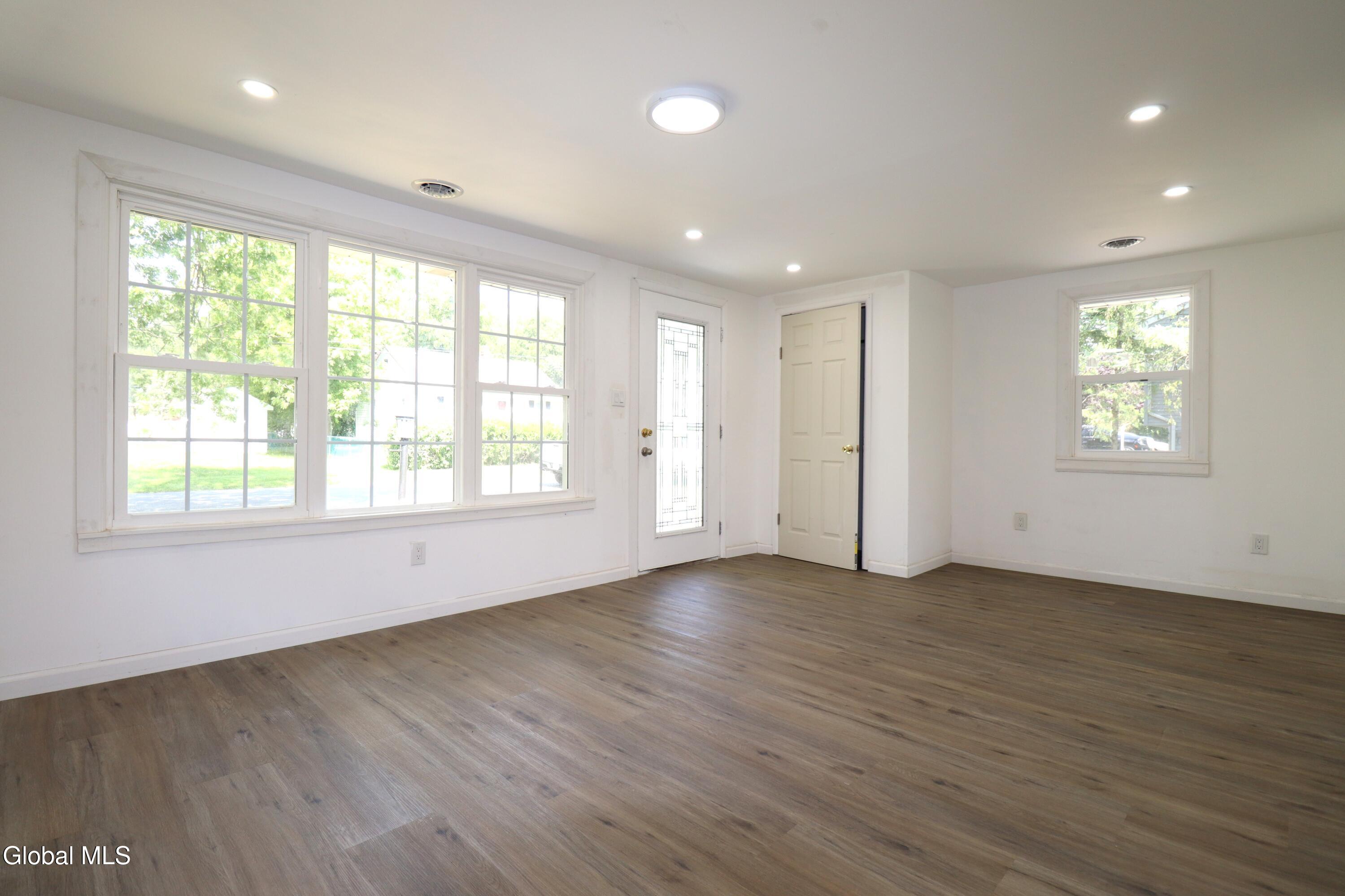 9 Rhode Island Avenue Rensselaer NY 12144