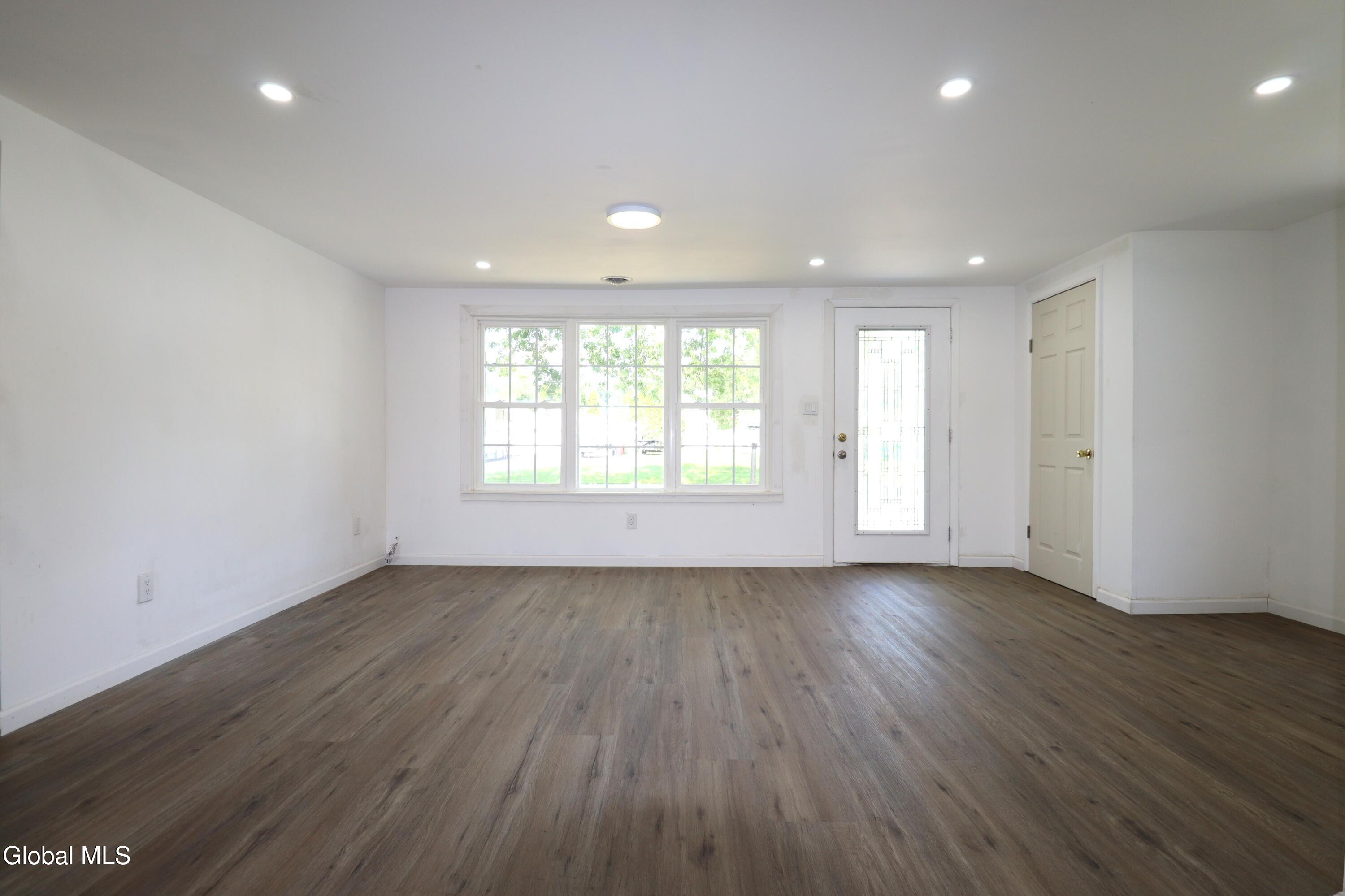 9 Rhode Island Avenue Rensselaer NY 12144