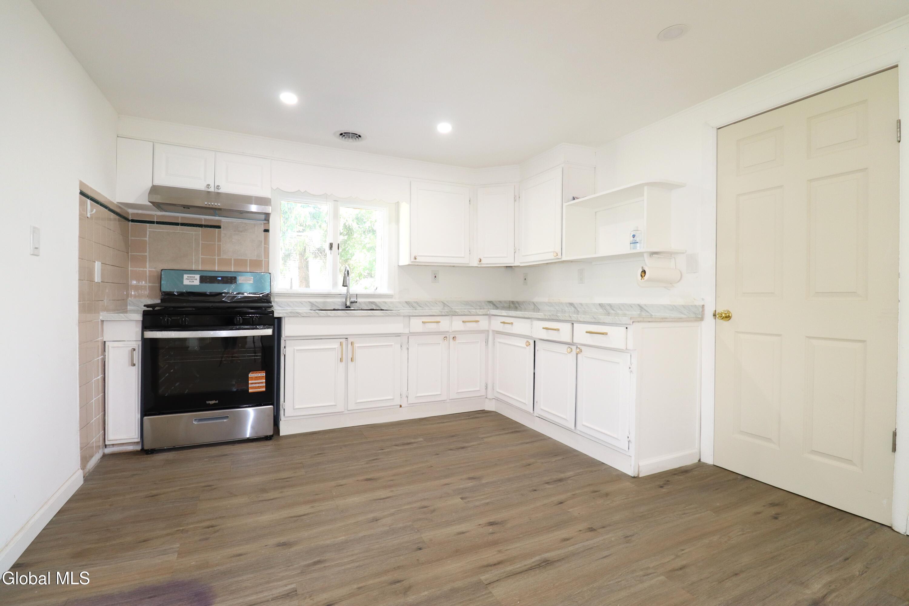 9 Rhode Island Avenue Rensselaer NY 12144