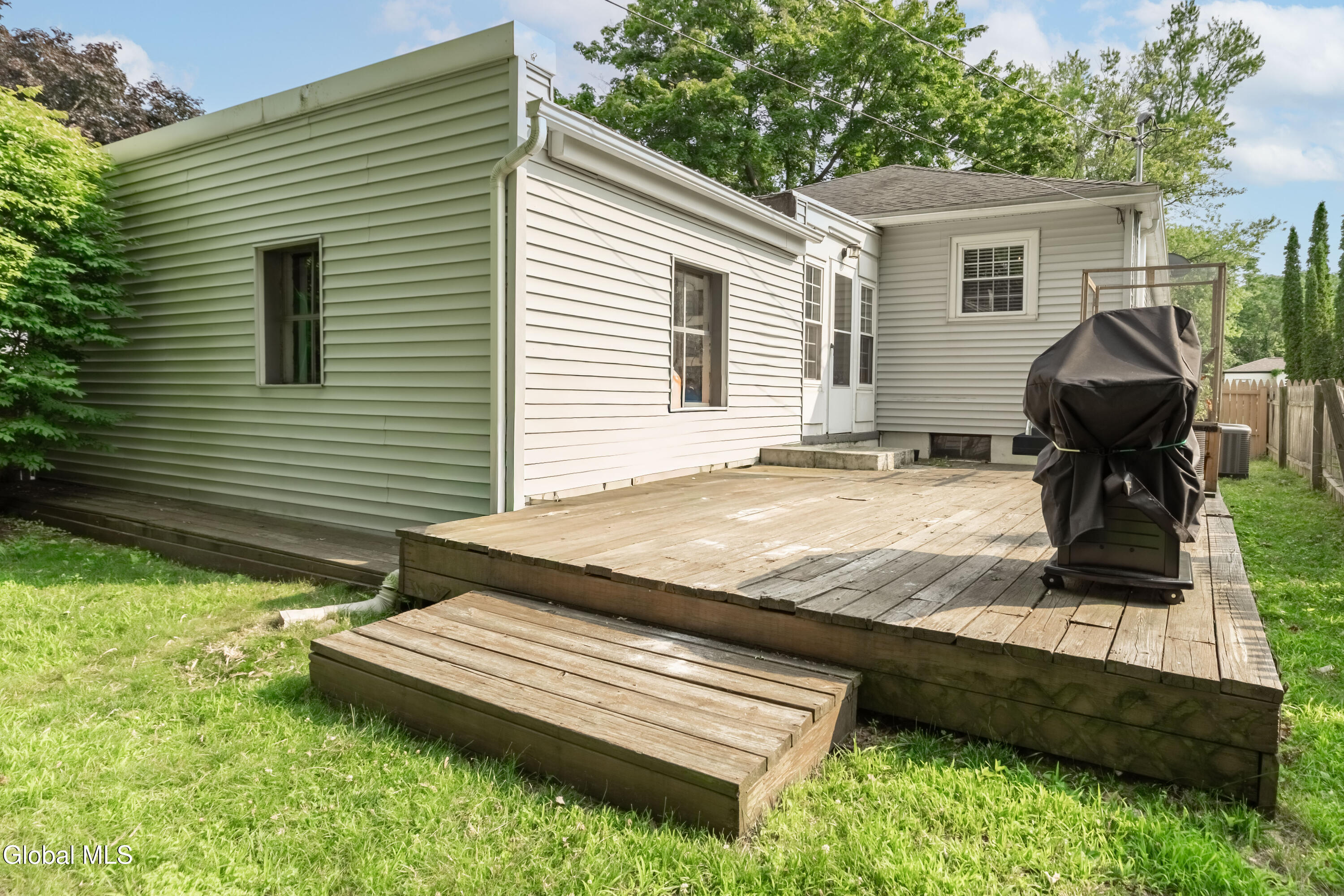 3 Fordham Court Albany NY 12209