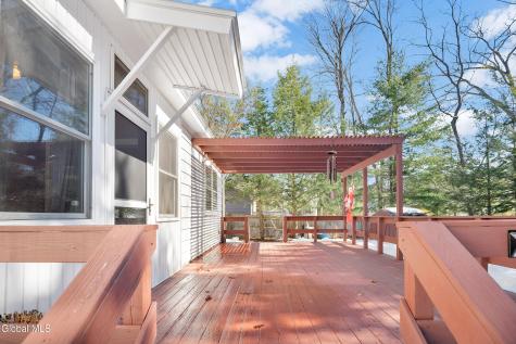 15 Cedarwood Drive Queensbury NY 12804