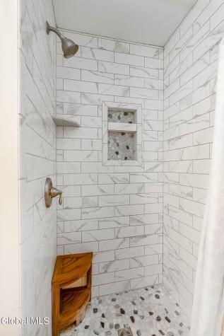 15 Pond Way Cambridge NY 12816