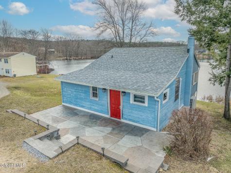 15 Pond Way Cambridge NY 12816