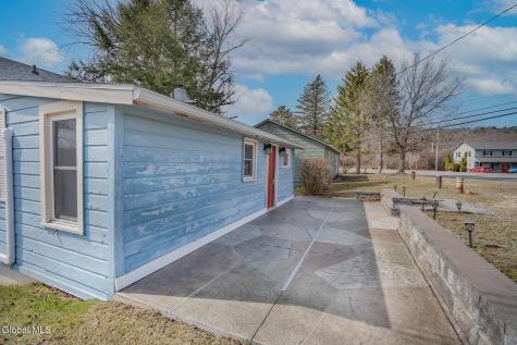 15 Pond Way Cambridge NY 12816