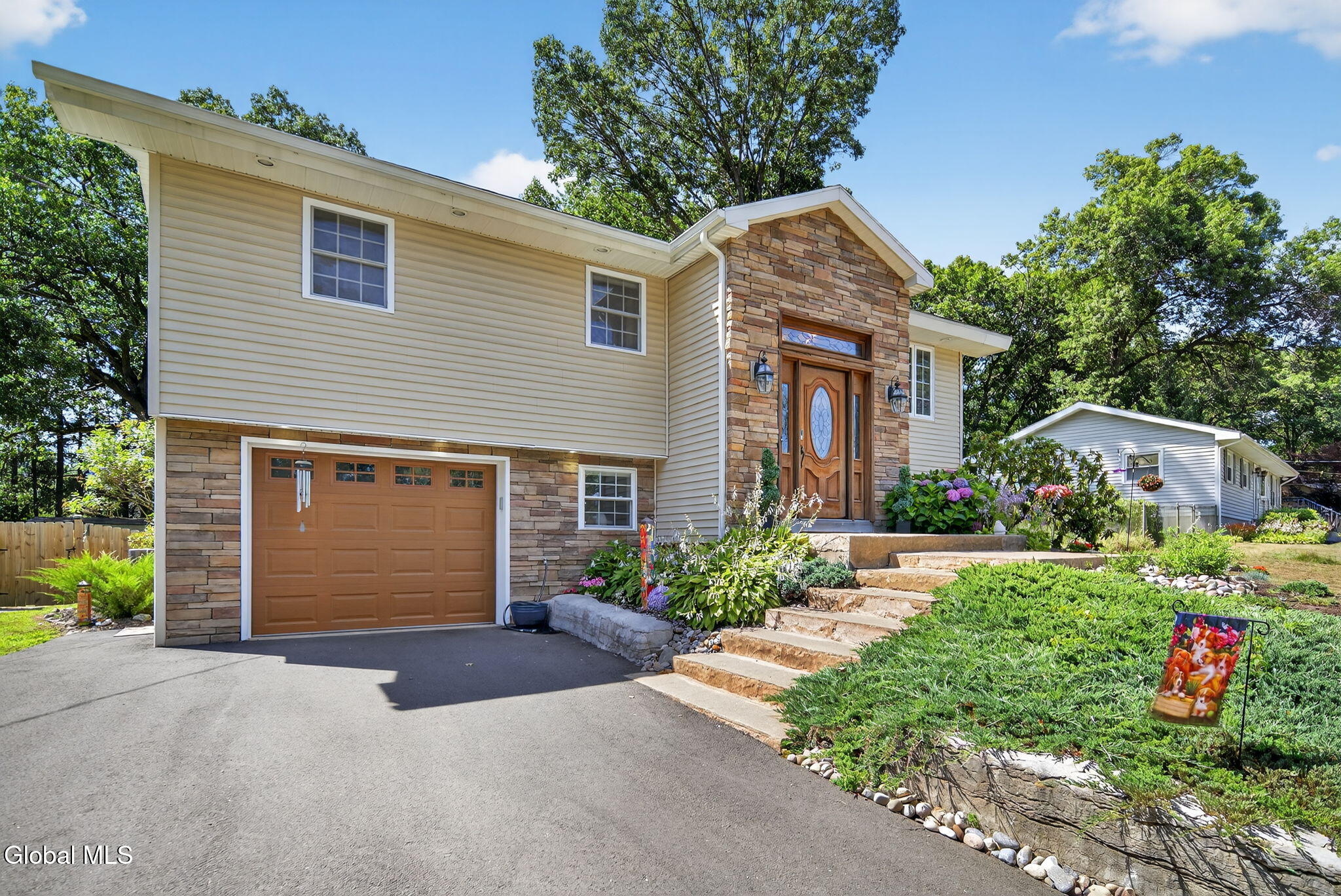 1037 Timothy Lane Niskayuna NY 12309