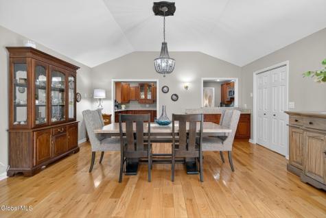 1037 Timothy Lane Niskayuna NY 12309