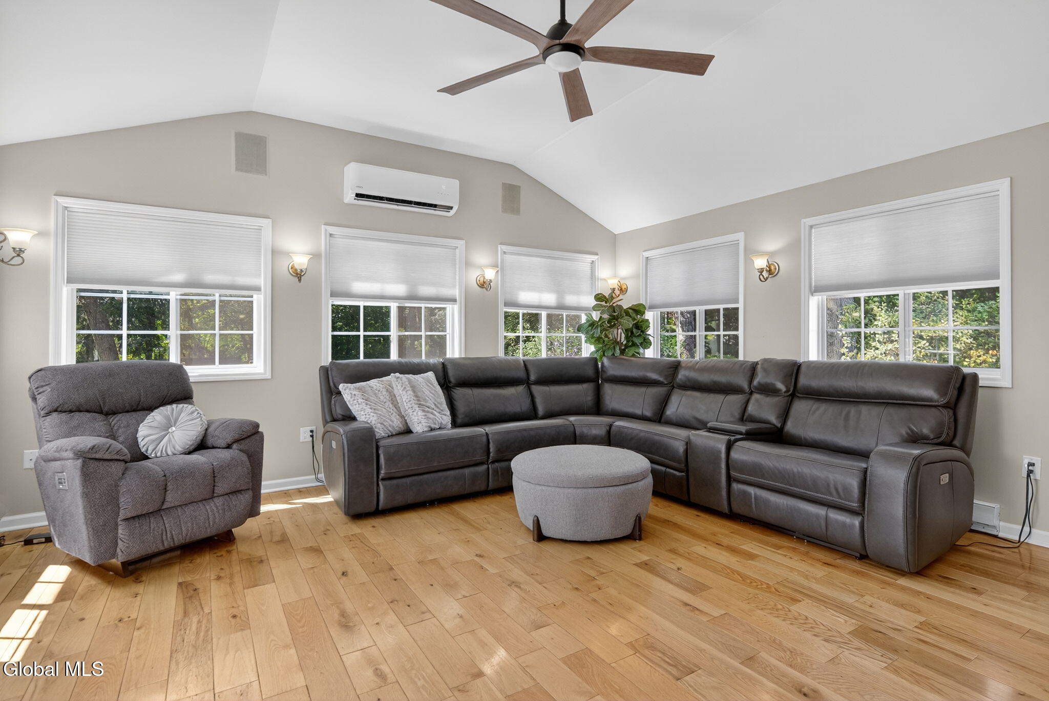 1037 Timothy Lane Niskayuna NY 12309