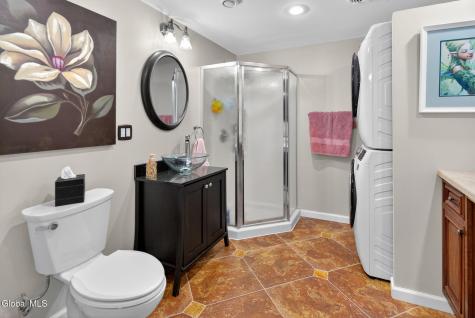 1037 Timothy Lane Niskayuna NY 12309