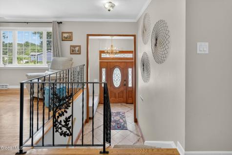 1037 Timothy Lane Niskayuna NY 12309