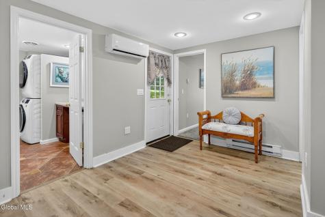 1037 Timothy Lane Niskayuna NY 12309