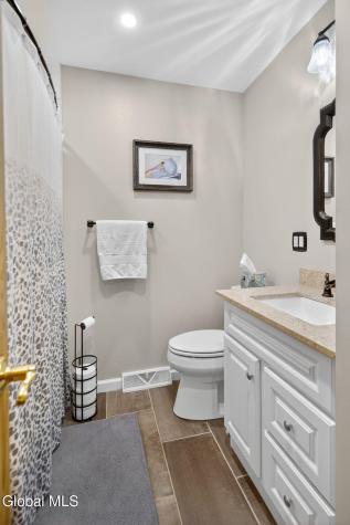 1037 Timothy Lane Niskayuna NY 12309