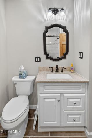 1037 Timothy Lane Niskayuna NY 12309