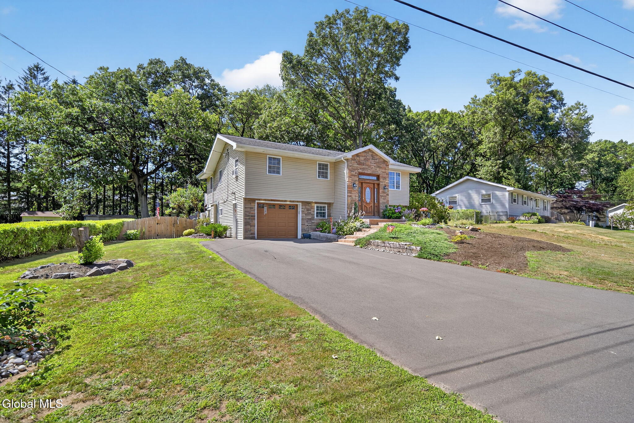 1037 Timothy Lane Niskayuna NY 12309