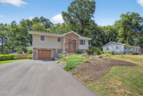 1037 Timothy Lane Niskayuna NY 12309