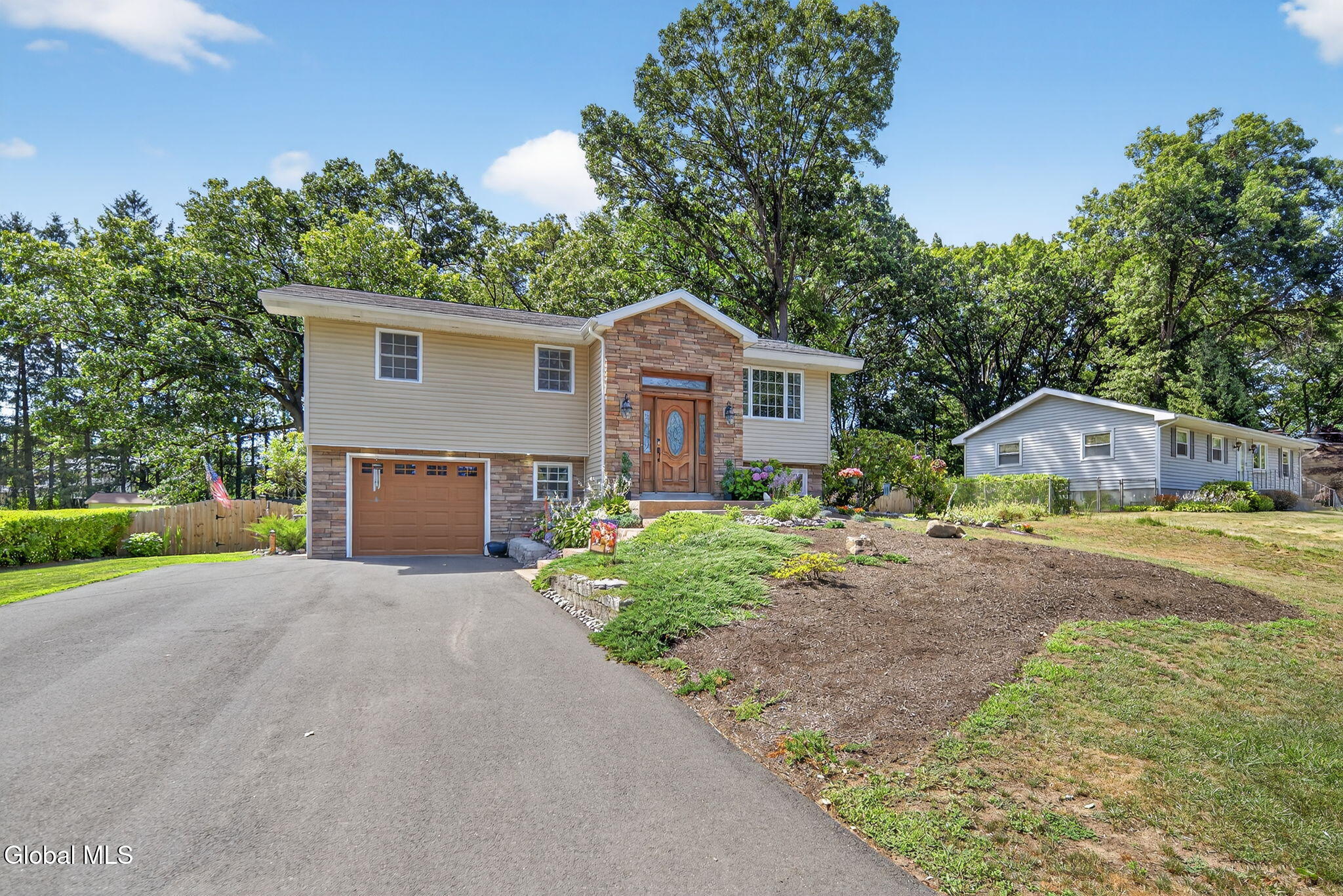 1037 Timothy Lane Niskayuna NY 12309