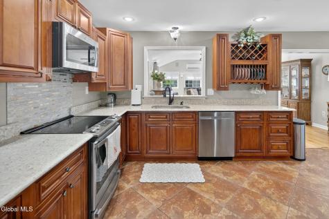1037 Timothy Lane Niskayuna NY 12309