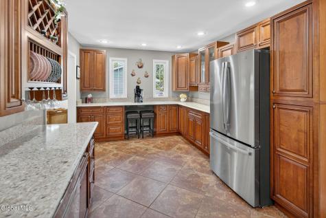 1037 Timothy Lane Niskayuna NY 12309