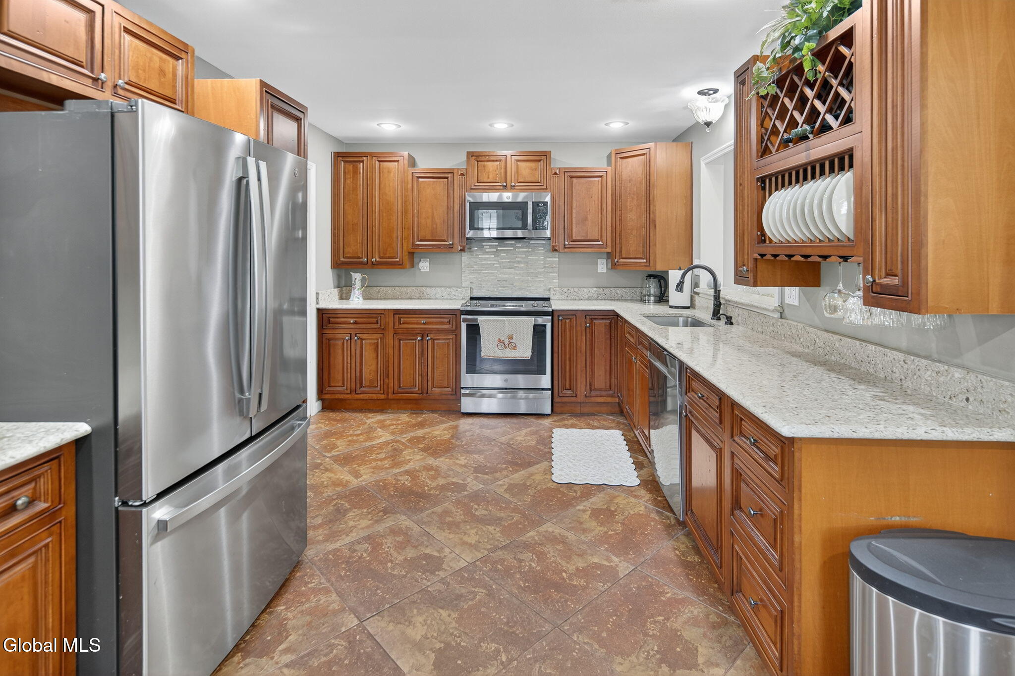 1037 Timothy Lane Niskayuna NY 12309