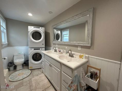 329 Riverbend Road Troy NY 12182