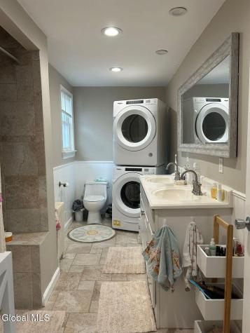 329 Riverbend Road Troy NY 12182