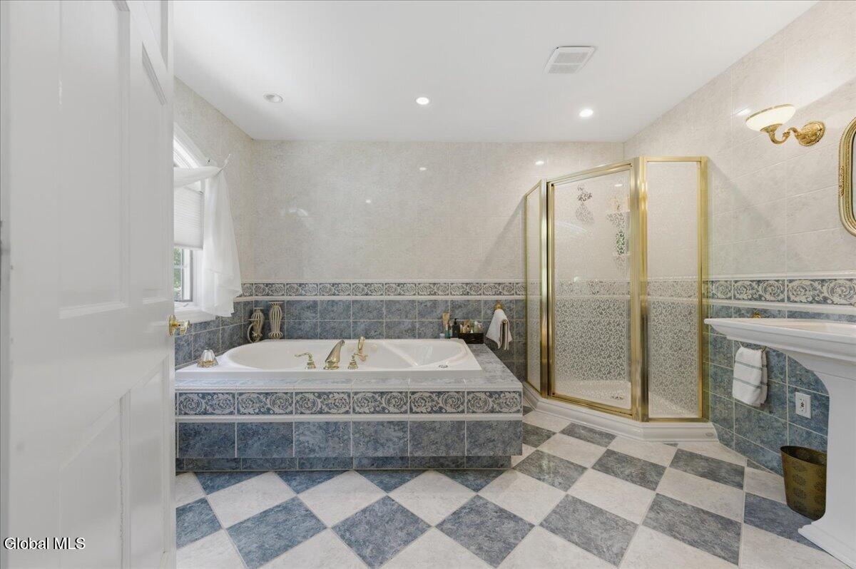 8 Westover Road Troy NY 12180
