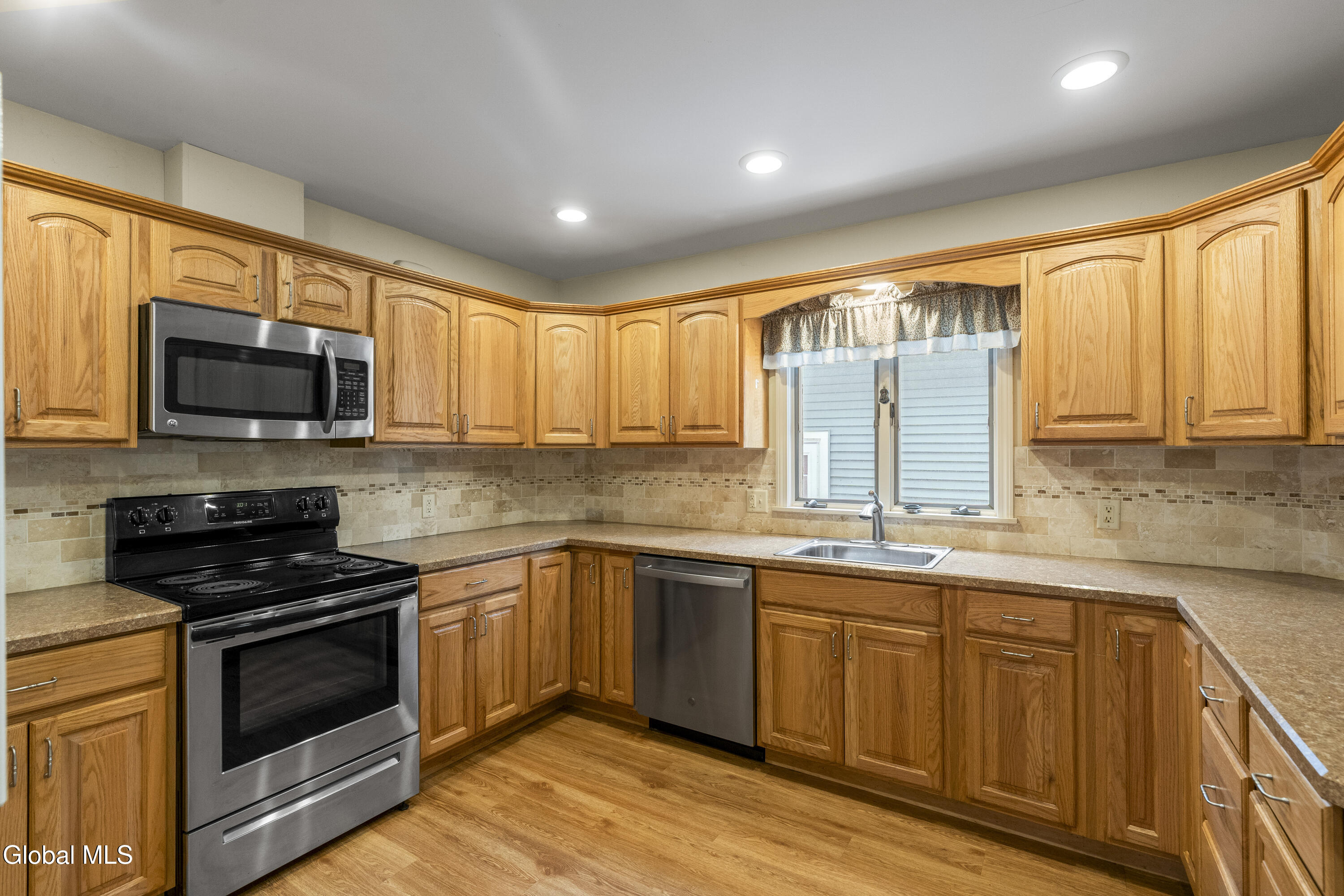 147 Bruce Street Schenectady NY 12302