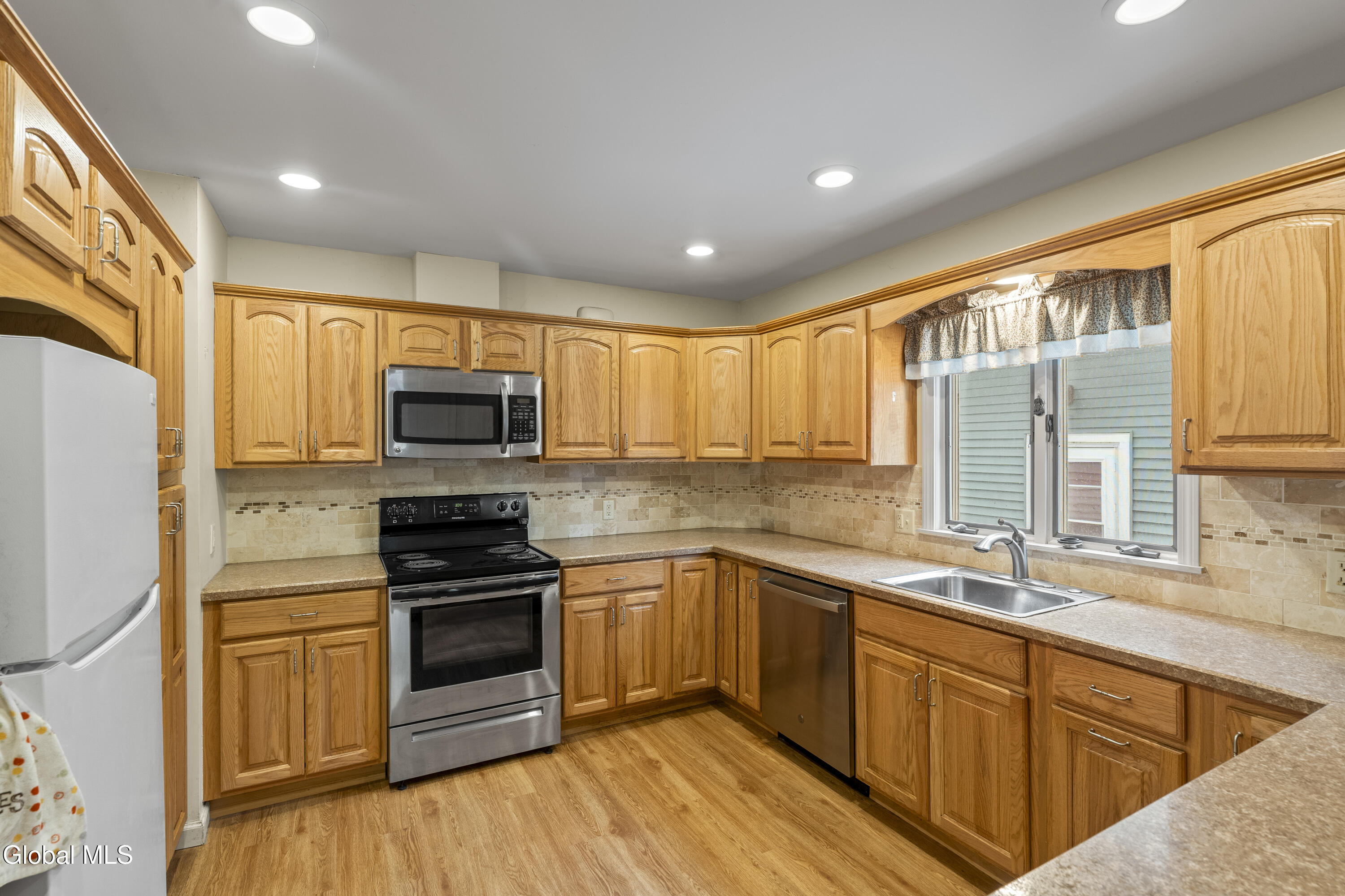 147 Bruce Street Schenectady NY 12302
