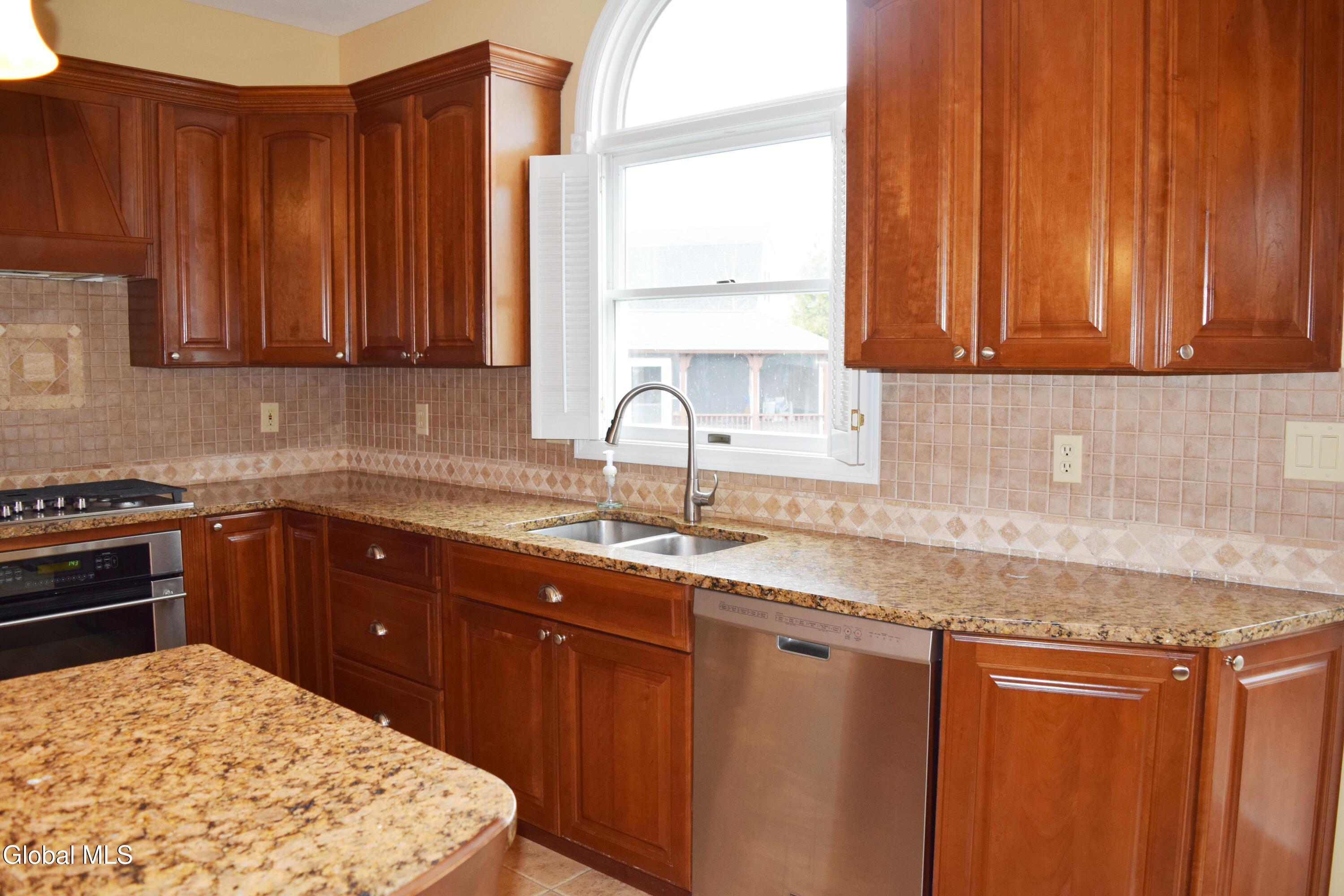61 Indian Pipe Drive Wynantskill NY 12198