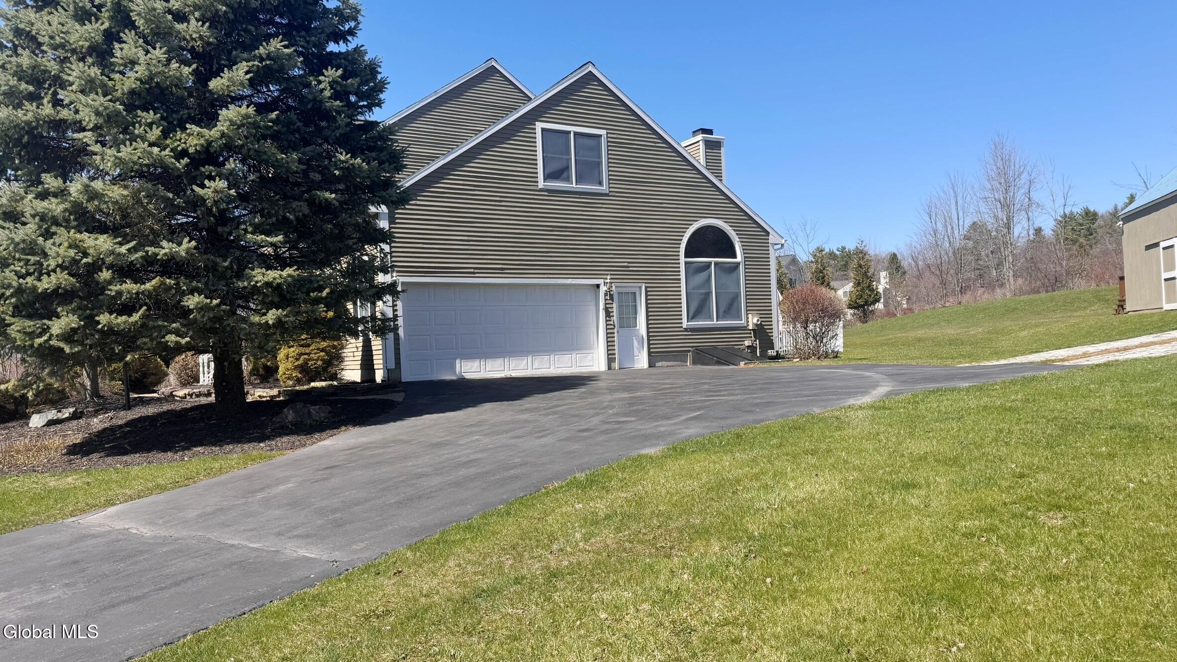 61 Indian Pipe Drive Wynantskill NY 12198