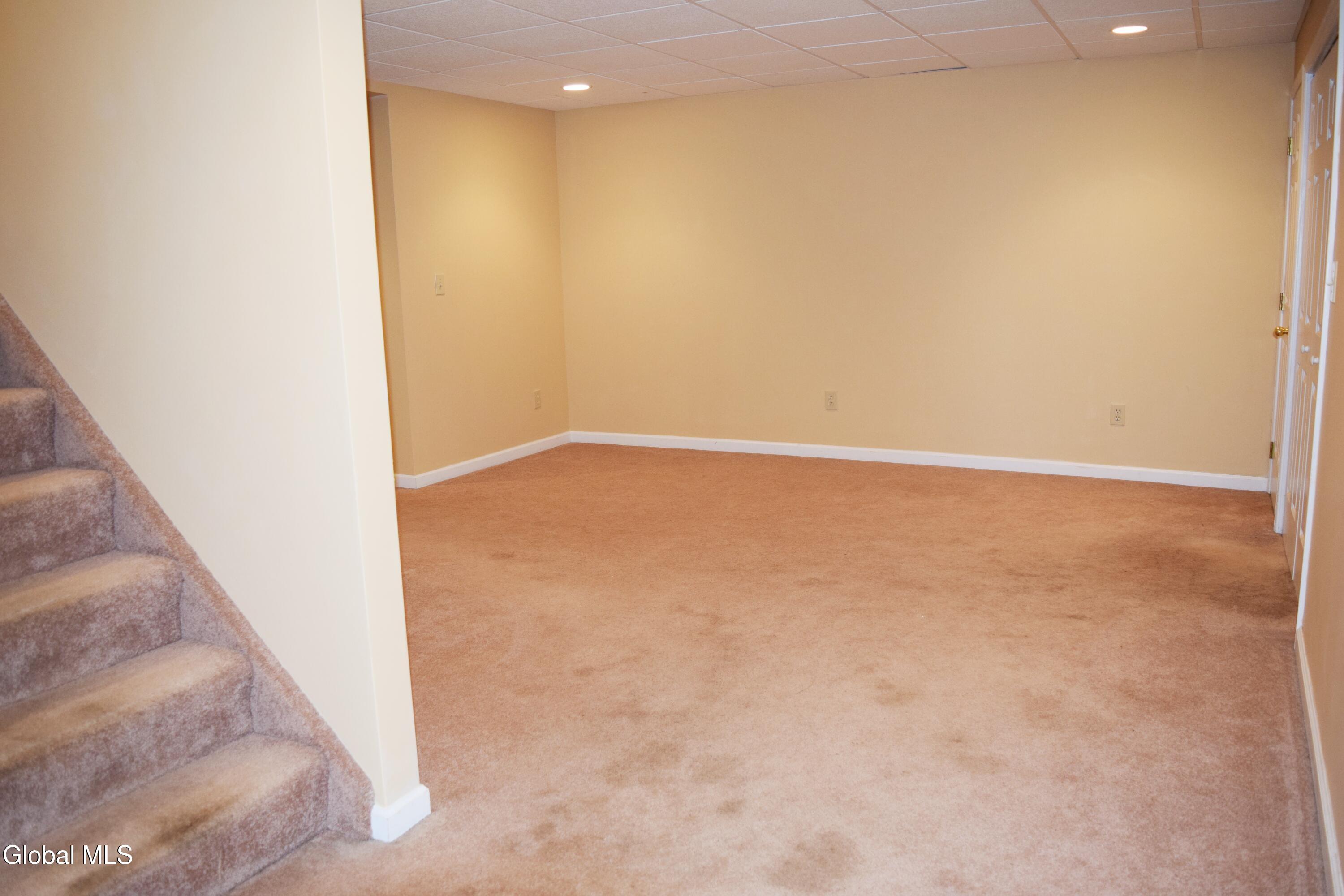 61 Indian Pipe Drive Wynantskill NY 12198