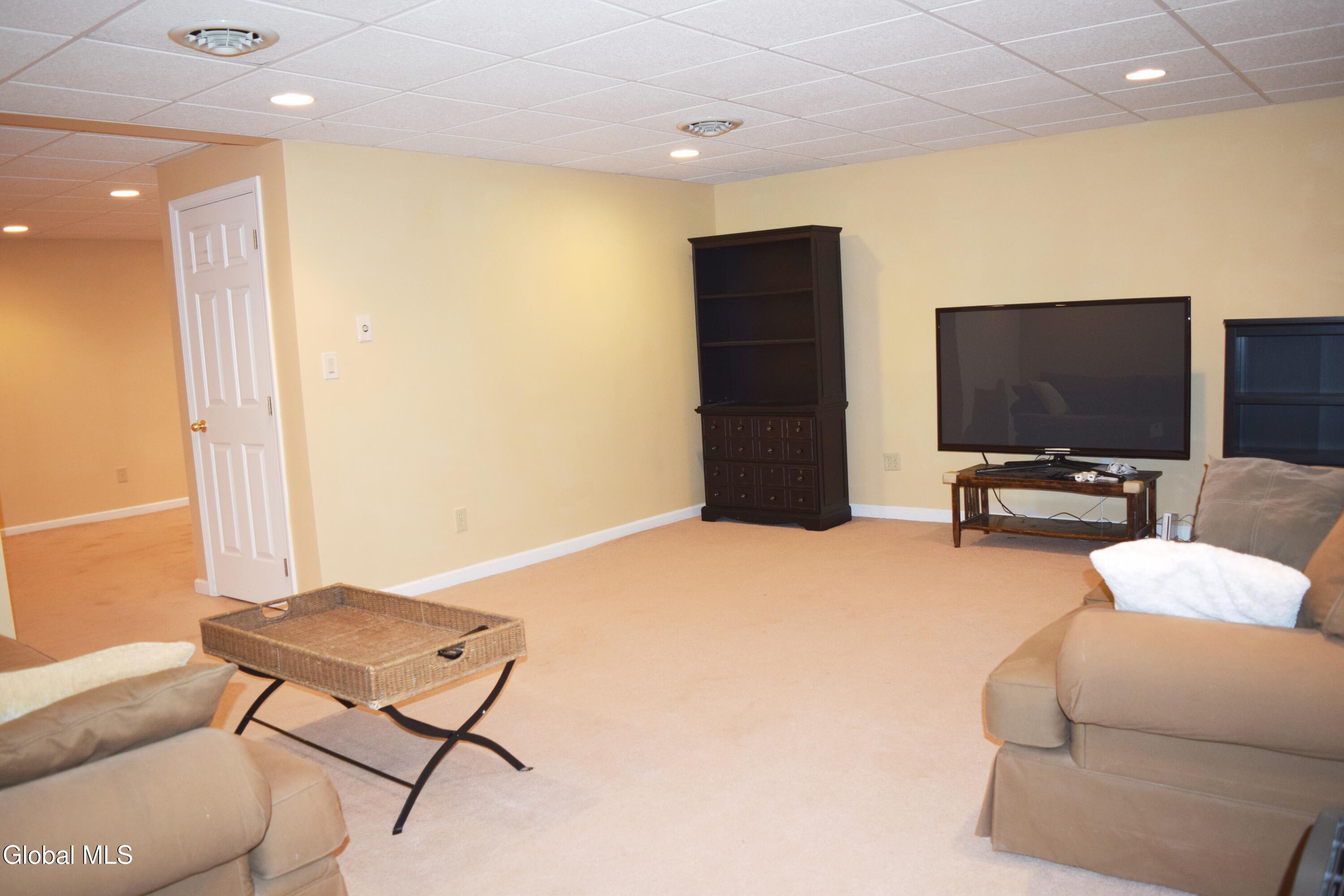 61 Indian Pipe Drive Wynantskill NY 12198