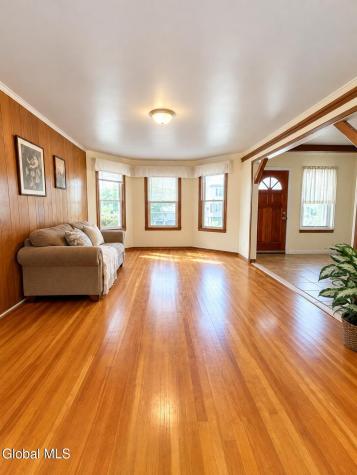 1033 Eastern Avenue Schenectady NY 12308