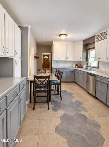 1033 Eastern Avenue Schenectady NY 12308