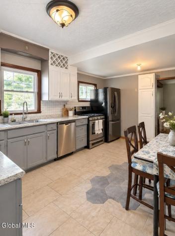 1033 Eastern Avenue Schenectady NY 12308