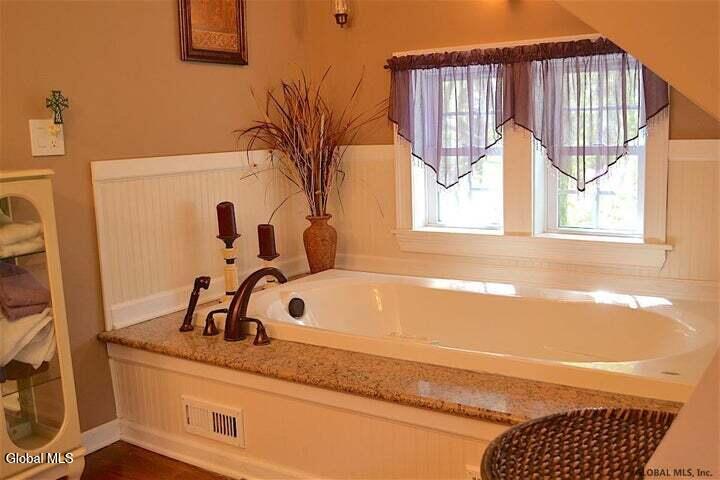 17 Johnny Cake Hollow Road Melrose NY 12121