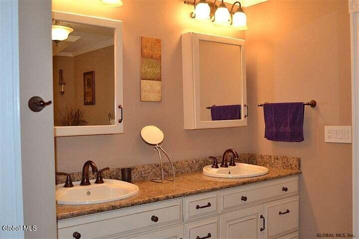17 Johnny Cake Hollow Road Melrose NY 12121