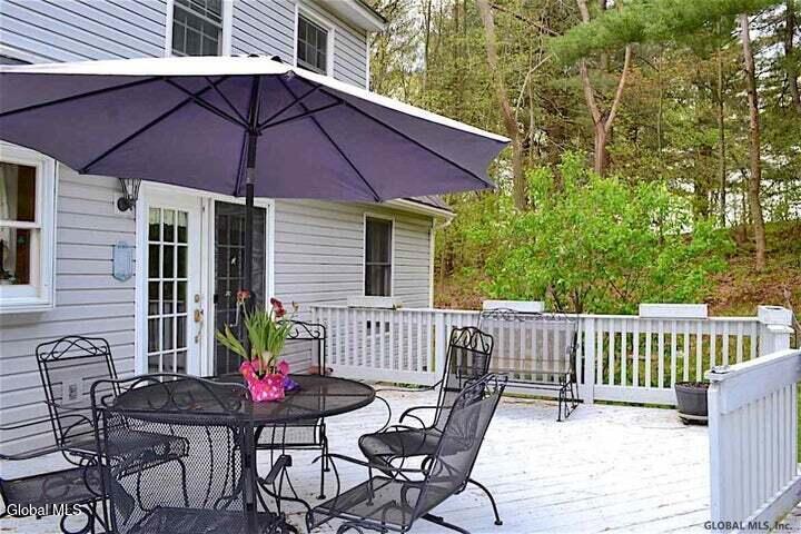 17 Johnny Cake Hollow Road Melrose NY 12121