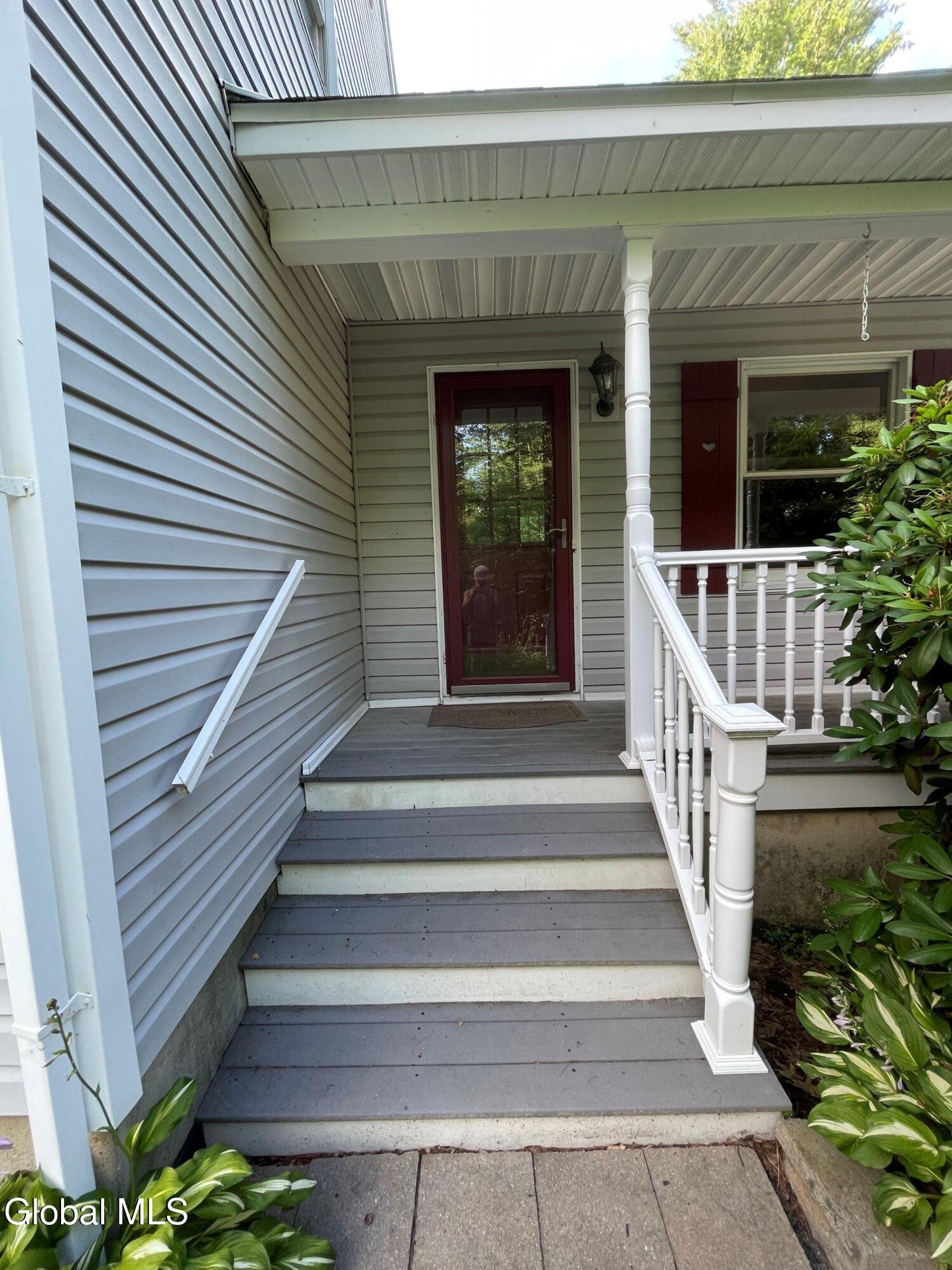 17 Johnny Cake Hollow Road Melrose NY 12121