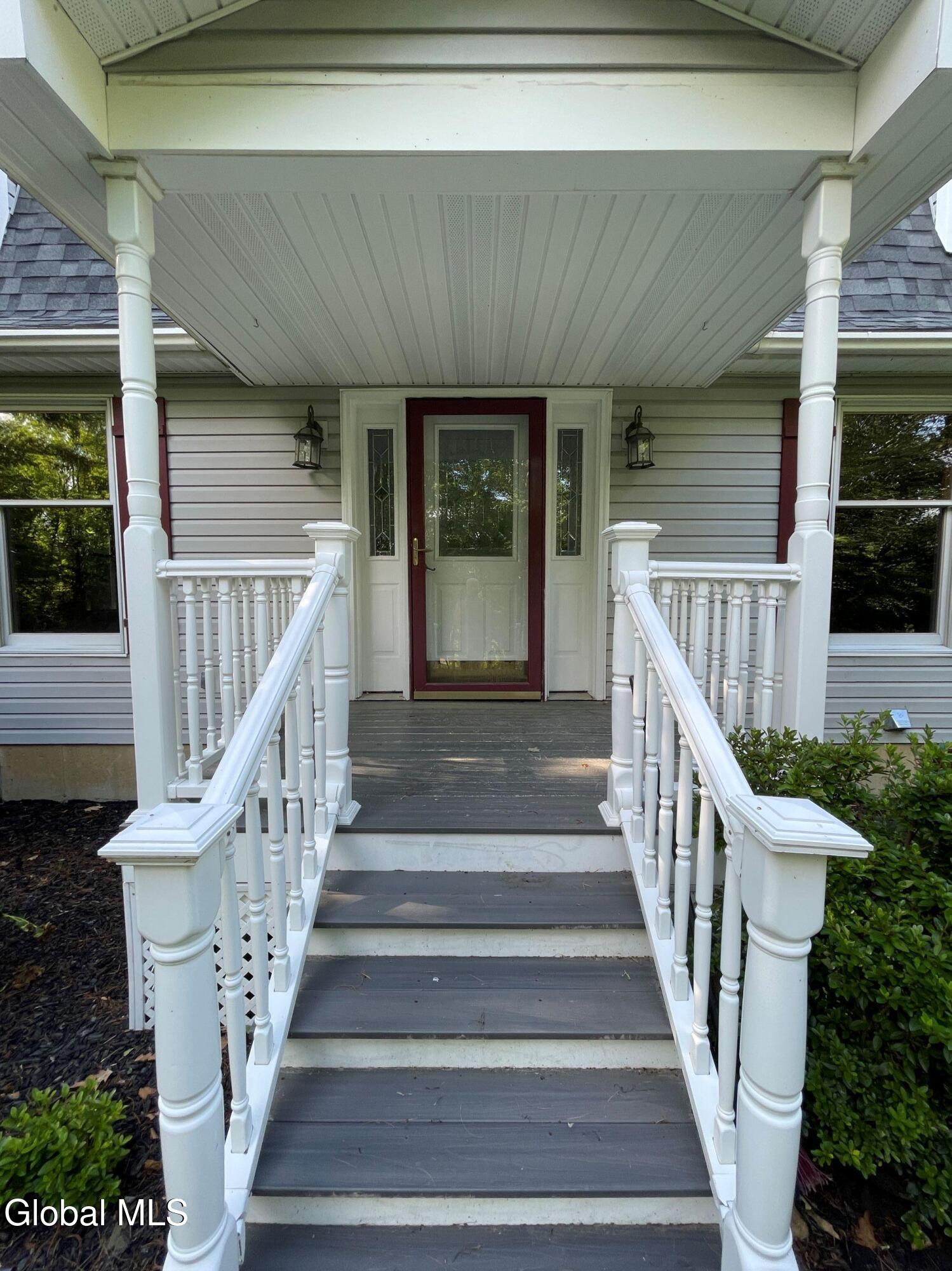 17 Johnny Cake Hollow Road Melrose NY 12121