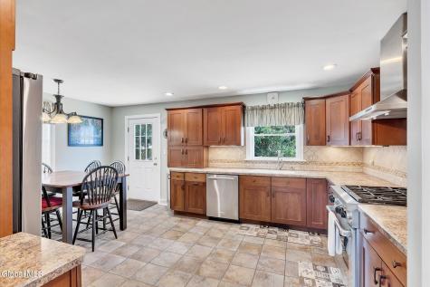 270 Daniels Avenue Schenectady NY 12304