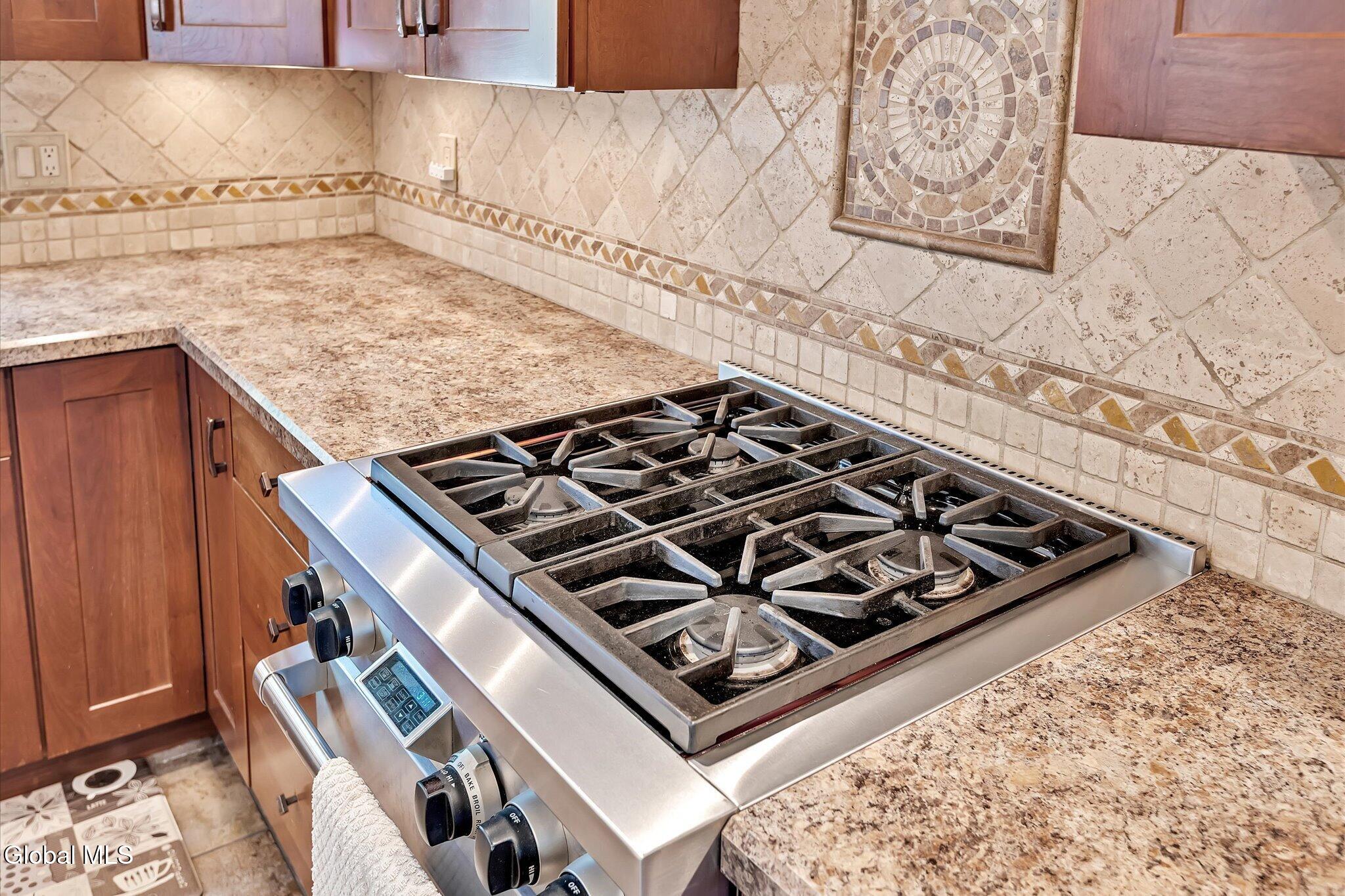 270 Daniels Avenue Schenectady NY 12304