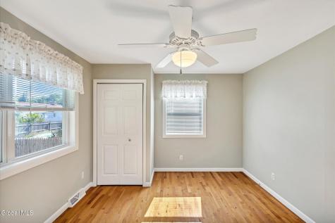 270 Daniels Avenue Schenectady NY 12304